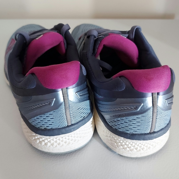 Saucony Women's Triumph ISO 4 Running Shoes - US 8.5 - Picture 9 of 11